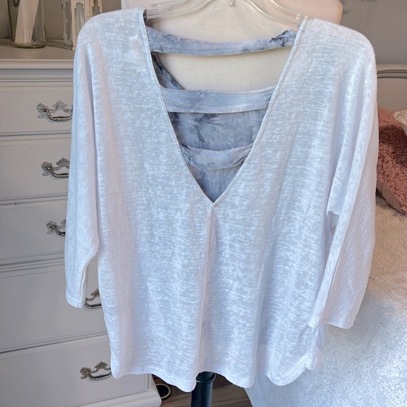 Jealous Tomato Top Partial Open Ladder White Flowy - Picture 2 of 12